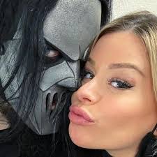 Stacy Thomson's Instagram, Twitter & Facebook