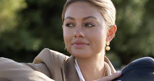 A timeless mix of color, texture, and elegance. Shari pairs her favorite  wax barn jacket with a multi-color South Sea pearl necklace and bracelet,  accented by our Bezel Golden South Sea Pearl