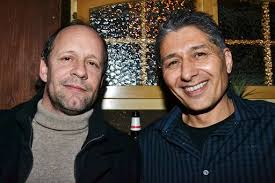 DJ Hansi bekam eine rosa-weisse Notentorte