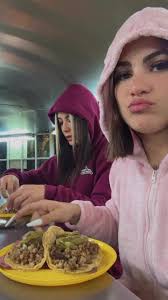 Disfrutando Tacos en México: Una Noche Inolvidable