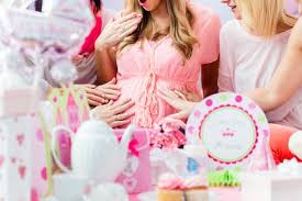 El 'baby shower' es una fiesta de celebración del nacimiento de un bebé y que suele celebrarse al final del embarazo. 8 Juegos Para Un Baby Shower Lleno De Diversion Y Risas Eres Mama
