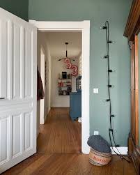 Mit gesättigten farben können sie ihre wohnung neu gestalten und eine ganz besondere atmosphäre schaffen. Farbe In Der Wohnung Ein Paar Tipps Zur Auswahl Der Richtigen Wandfarbe Farbe Elbgestoeber Zimmer Farben Zimmer Wohnung