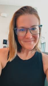 Jen Randall's Instagram, Twitter & Facebook