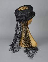 Vintage 1930 S 1940 S Black Hat With Long Net Veil Hats Vintage 1930s Hats Vintage