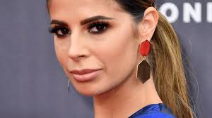 Laura Lee Issues Another Apology Video for Controversial Tweets