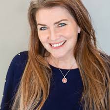 Deborah Bainbridge's Instagram, Twitter & Facebook