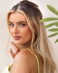 Lexi Young's Instagram, Twitter & Facebook