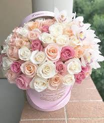 Pink Mix Signature Box By L Amour Toujours Flower Boutique Flowers Bouquet Gift Luxury Flowers Flower Boutique