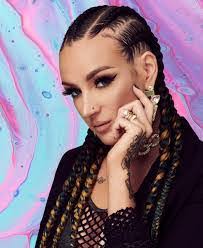 Kelli Dempsey's Instagram, Twitter & Facebook