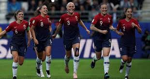 Classé troisième du groupe a, le nigeria n'avait plus son destin en main et ne pouvait plus qu'espérer un alignement des planètes pour espérer décrocher sa qualification pour les huitièmes de finale de la coupe du monde féminine 2019. Le Telegramme Football Mondial 2019 La Norvege Bat Le Nigeria La France Toujours En Tete