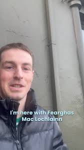 Éireannaigh gach uair a thiteann an teocht faoi bhun an reophointe: Irish  people every time the temperature drops below freezing point @peascaeasca  www.eascapeasca.ie #éire #Gaeilge #irish