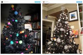 Bisa jadi ide untuk mempermanis rumah. Trend Natal 2018 Blackchristmastree