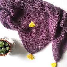 Es empfiehlt sich, die strickarbeit samt aller materialien (nadeln, wolle, strickmuster, etc.) zusammen in einem beutel aufzubewahren. Diy Stricken Trendy Schal Mit Fransen Mohair Wolle Und Seide Perles Co