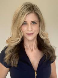 Kirsten Johnston's Instagram, Twitter & Facebook