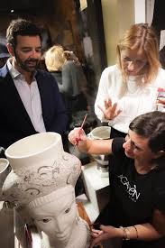 Questa ciotola fa parte delle ceramiche artistiche realizzate da toti taormina, lavorate benvenuto nel nostro negozio online. Ceramica Siciliana Online