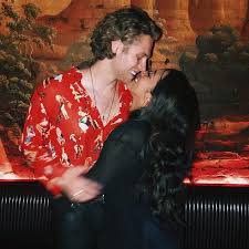 Luke and sierra, who were first romantically linked in 2018, revealed the proposal actually took place some time ago. Mikayla Auf Twitter ð—¹ð˜‚ð—¸ð—² ð—µð—²ð—ºð—ºð—¶ð—»ð—´ð˜€ ð—®ð—»ð—± ð˜€ð—¶ð—²ð—¿ð—¿ð—® ð—±ð—²ð—®ð˜ð—¼ð—» ð˜¢ ð˜­ð˜°ð˜·ð˜¦ð˜³ ð˜°ð˜§ ð˜®ð˜ªð˜¯ð˜¦ ð˜µð˜©ð˜³ð˜¦ð˜¢ð˜¥