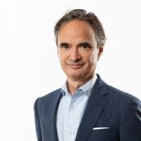 Karl Eichholtz's Instagram, Twitter & Facebook