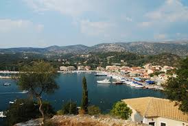 Τα apartments raptis βρίσκονται στα σύβοτα θεσπρωτίας, 25 χιλιόμετρα μακριά από την ηγουμενίτσα, στο κέντρο του χωριού σε έναν καταπράσινο χώρο, που προσφέρετε τόσο για οικογενειακές διακοπές αλλά και για ζευγάρια. Nomos 8esprwtias Sthn Hpeiro