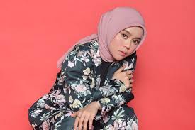 Marissa memang punya usaha seperti penjualan dan penyewaan kostum ala putri duyung yang bisa dipakai berenang hingga pemotretan. Bela Lesti Kejora Inul Daratista Dulu Kita Dekil Sekarang Mulus Halaman All Kompas Com