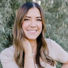 Elinor Friedman's Instagram, Twitter & Facebook