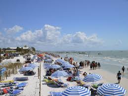 A good spring break party destination has sun, fun, and college students looking to have a good time. Xigf 0ynkqyvdm