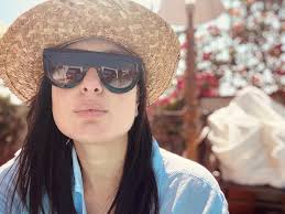 Kareena kapoor, also known as kareena kapoor khan, is an indian actress who appears in bollywood films. Kareena Kapoor Khan Posts First Picture Since Giving Birth To Second Baby Boy Bollywood News Bollywood Hungama