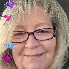 Doris Nay's Instagram, Twitter & Facebook