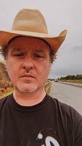 Anyone fancy selling some CDs for me Dolan's Warehouse in Limerick tonight.  I'll stick you plus two friends