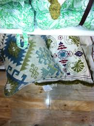 Lovely Pillows I Saw At Home Goods Pillows Throw Pillows Home Goods