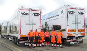 Kolmas UPM:n yritt�jien HCT-hakeyhdistelm� liikenteeseen Koneurakointi Aki  Sammalistolle - yhdistelm� esiteltiin eilen Kauhavalla | ammattilehti.fi