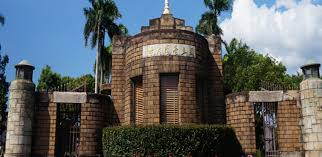 National taiwan university is a national university located in taipei city, taiwan. è‡ºå¤§æ ¡å‹ä¸­å¿ƒ