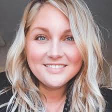 Amanda Lockard's Instagram, Twitter & Facebook