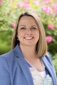 Jody Acheson is the nursing manager at St. Luke's Mountain States Tumor  Institute. She is also a 2019 St. Luke's President's Award recipient. Jody  has vision. She thinks big, and then she