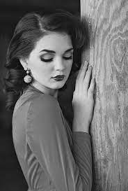 1950 S Photoshoot No Idea Who This Is But She Is Beautiful Vintage Fashion Photography Vintage Photoshoot Pinup Photoshoot