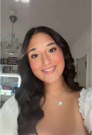 Samantha Tritt's Instagram, Twitter & Facebook