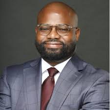 Jonathan Everett's Instagram, Twitter & Facebook