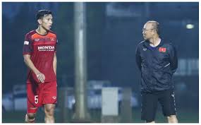 Trong đó, một cái tên nổi bật khác chính là alen halilovic từ ac milan. Ä'oan VÄƒn Háº­u Bay Xa Tá»›i Ha Lan Nháº­n LÆ°Æ¡ng 22 000 Usd Thang