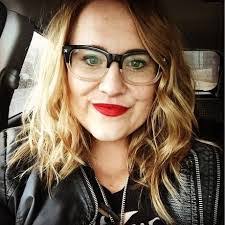 Justine Gab's Instagram, Twitter & Facebook