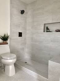 Pin By Angelica Casta On Banos Master Bathroom Shower Bathroom Remodel Shower Small Bathroom