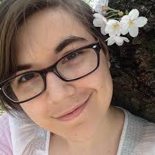 Cindy Lapp's Instagram, Twitter & Facebook