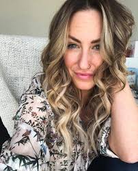 ✨KERRI GREEN ✨ Heyyy, I'm Kerri A country girl at heart living in the city  Born and raised in Rocky, living