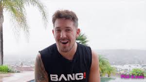 BTS w Kenzie Taylor & Kenzie Anne As Podcaster Ryan Pownall Watches |  Pics-X