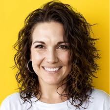 Jennifer Knapton's Instagram, Twitter & Facebook