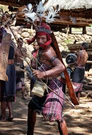 / atau pada zaman dahulu, dibawakan. Pakaian Adat Manggarai Ntt Info Gtk
