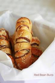 Red Bean Bun Recipe Made With Red Bean Paste And Sponge Dough It Is Soft Like A Pillow Eat Alone Or Wi Recipes Cooking Chinese Food Easy Delicious Recipes