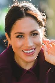 You can shop the pieces too. Pin Von Kosmetikerin Laura Baumgartner Auf Kosmetikerin Diy Masken Kosmetikerin Beauty