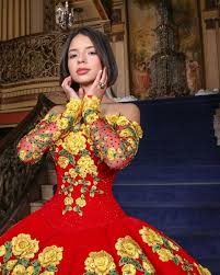 Es reconocida por su precoz talento para el canto y por ser hija de pepe aguilar y nieta de flor silvestre y antonio aguilar. Angela Aguilar On Instagram ð'¨ð'ð'ˆð'†ð'ð'Šð'•ð'‚ Angela Aguilar Primerosoymexicana Musica Jaripeosinfronteras Cultura Angela Fashion Instagram