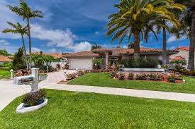 Palm beach vacation rentals offers travelers a collection of resort style vacation rentals unique in design the palm beach vacation rentals team will also help you plan your vacation, pointing you to the my stay at casa blanca was fantastic. Flashy Boca Raton Home Comes Stocked With Rare Collectibles