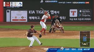 Jun 24, 2021 · 엑스포츠뉴스 잠실, 고아라 기자 24일 오후 서울 송파구 잠실야구장에서 열린 '2021 신한은행 sol kbo리그' 키움 히어로즈와 두산 베어스의 경기, 11회말 2사 1루 키움 조상우가 두산 박계범 땅볼 실책 후 포수 박동원이 마운드에 올라 이야기를 나누고 있다. ë¸Œë ˆì¸ë±…í¬
