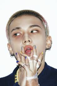 Is there an artistry thing Hyunjin is unable to do ? Now working with and 